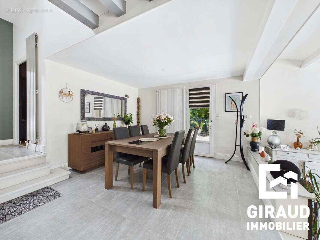 Maison 95 m² à Vouille  - photo 4