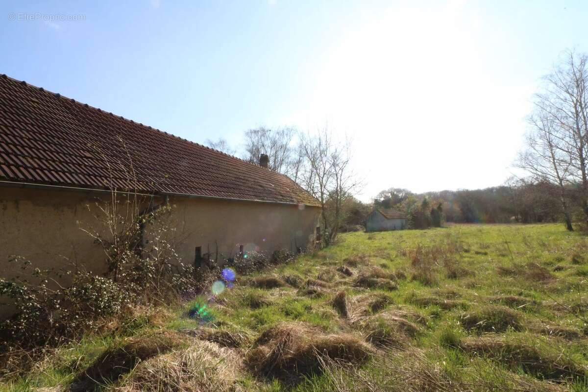 Maison à LA GUERCHE-SUR-L&#039;AUBOIS