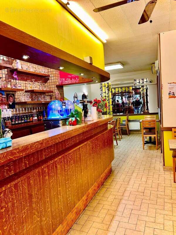 Photo 2 - Commerce à SENS