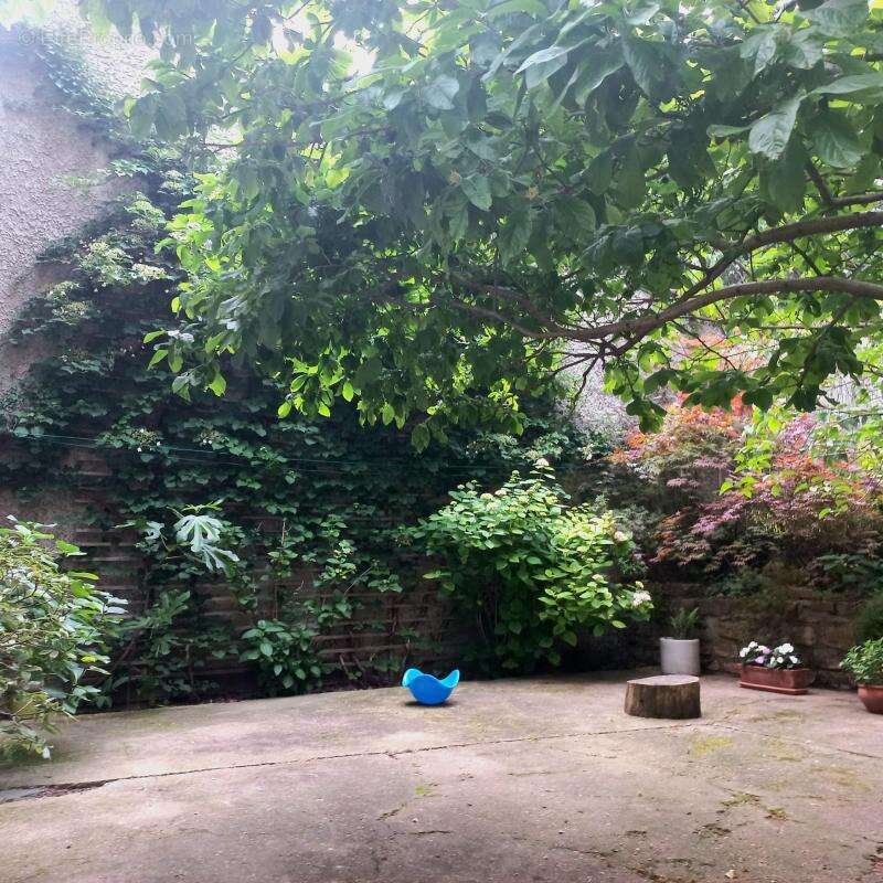 Maison à NEUVILLE-SUR-SAONE