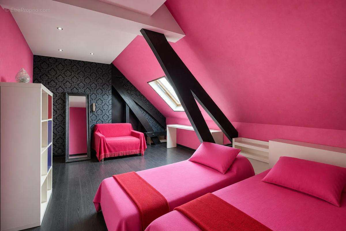 Belle maison individuelle de 250 m² sur terrain piscinable à découvrir ! - photo 27