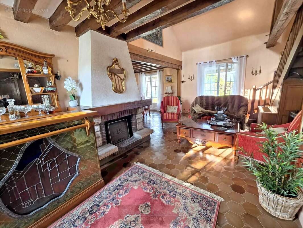 Maison à AMILLY