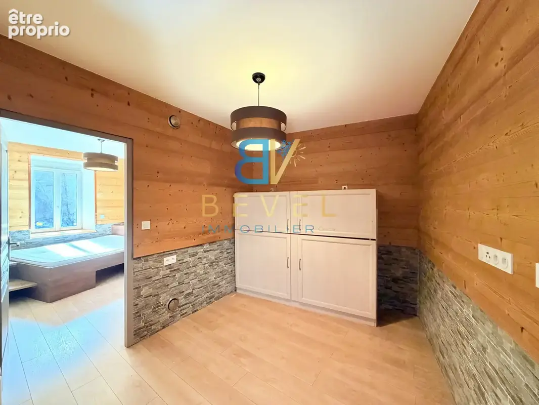 (73) Saint-Julien-Mont-Denis - Centre Village - Rare Appartement T2 bis - Grande chambre - Spacieuse terrasse - photo 5