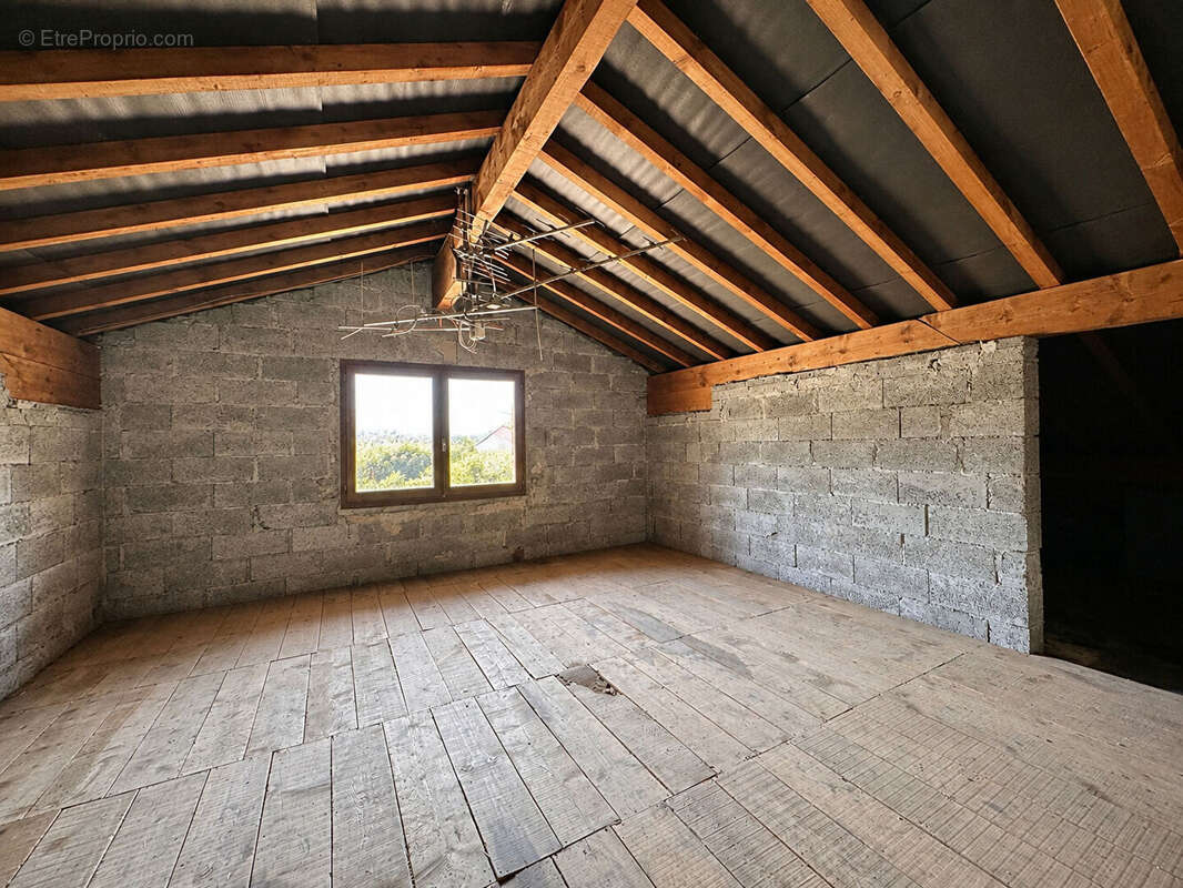 Maison  5 pièces de 101 m2 + sous-sol  à ARCHAMPS - photo 7