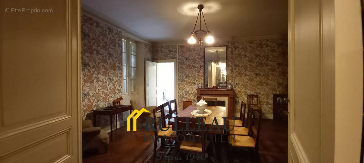 Exclusivité   Belle maison girondine en pierre de plus de 300 m2 à rénover avec parc de 1,30 hectare à Pugnac - photo 4