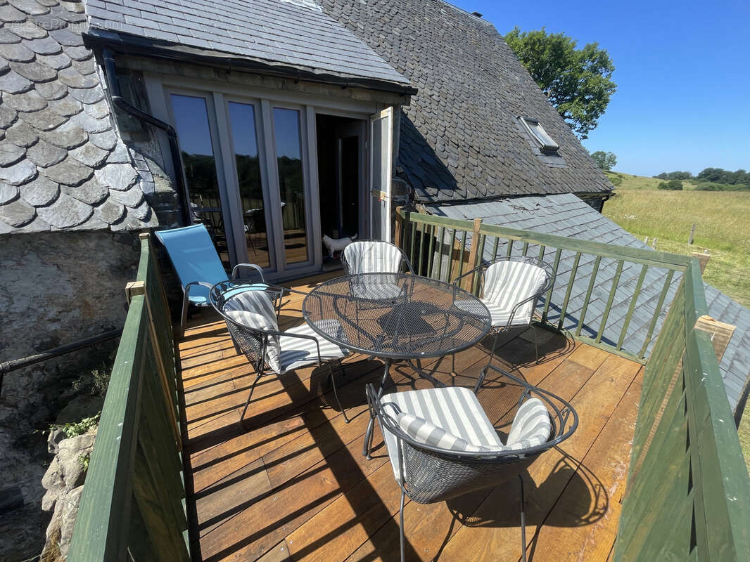 Maison à LA TOUR-D'AUVERGNE