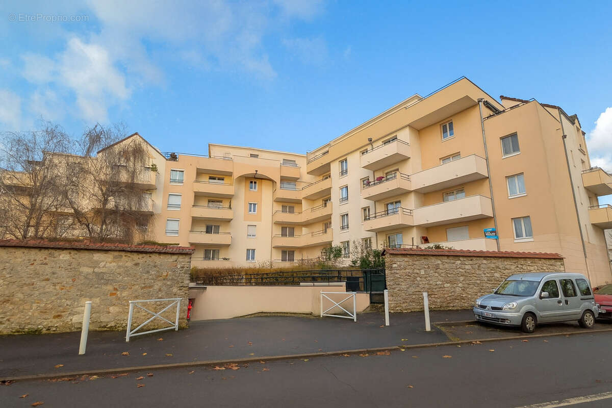 Appartement à COMBS-LA-VILLE