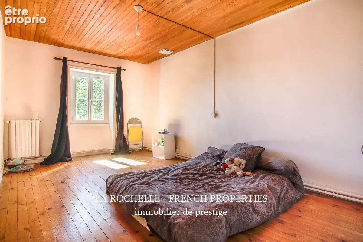 Charmante maison de 5 pièces (140 m2) avec terrasse, garage et terrain piscinable   Secteur recherché (Vérines - photo 7