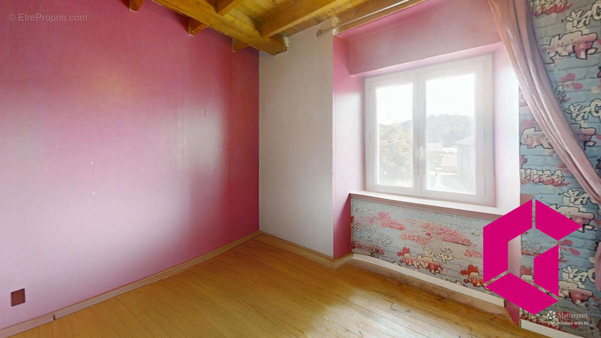 Maison à SAINT-JEURES