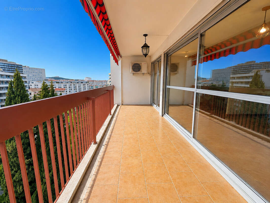 Appartement à MARSEILLE-5E