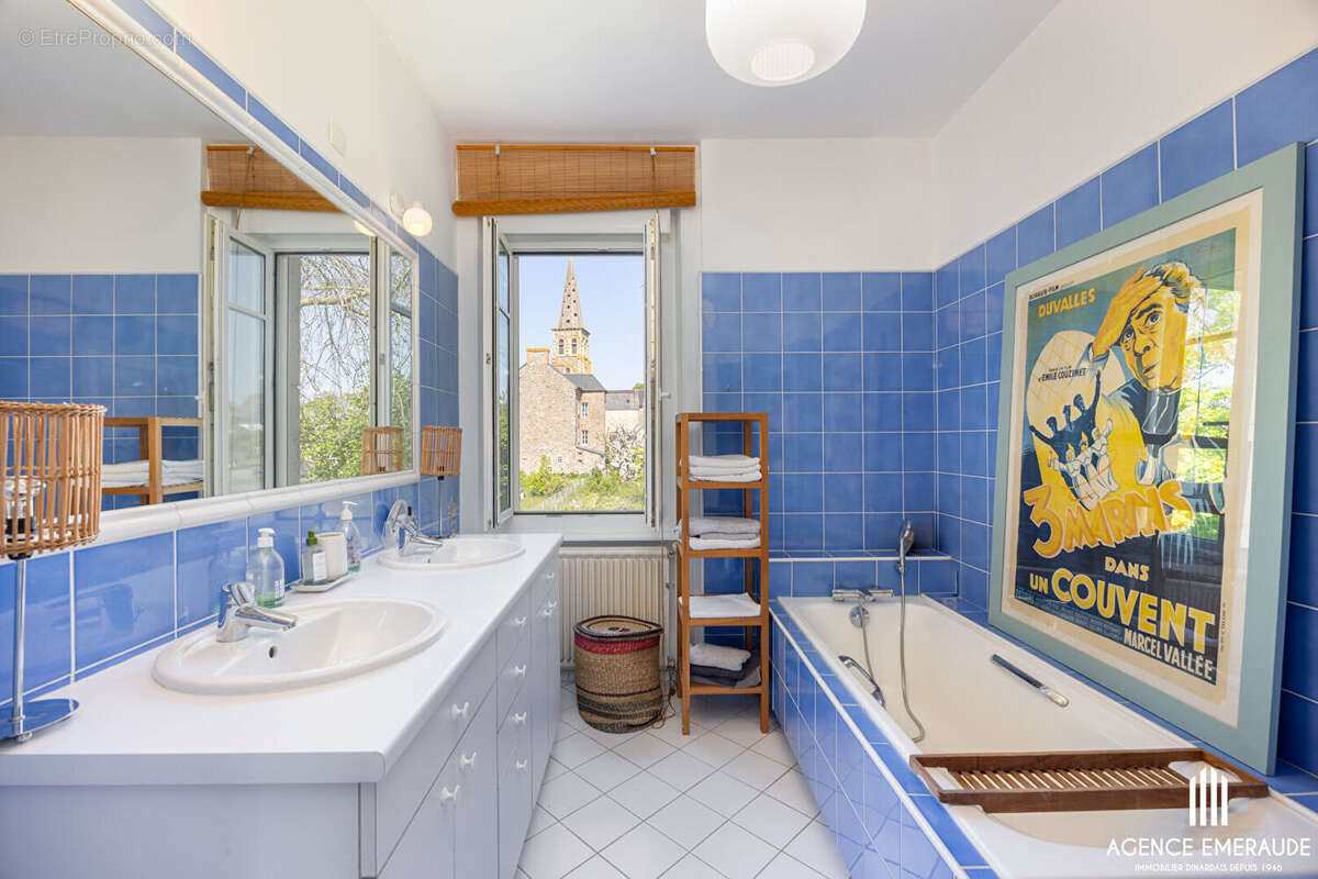 Maison à LE MINIHIC-SUR-RANCE