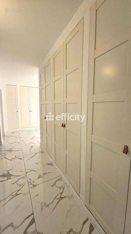 Maison 245 m² à Rochetaillee-Sur-Saone  - photo 13
