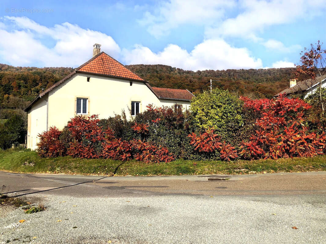 Maison à VYT-LES-BELVOIR