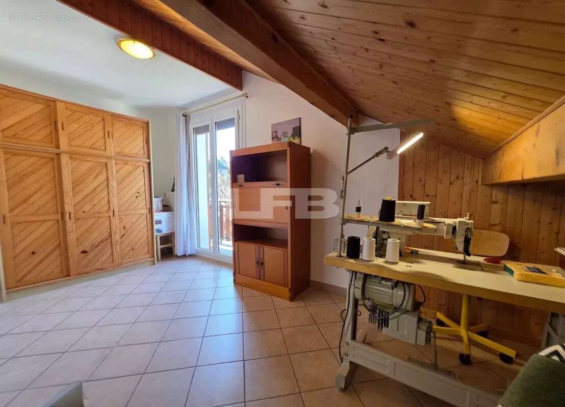 Maison 119 m² sur sous-sol total et terrain 966 m² - photo 10