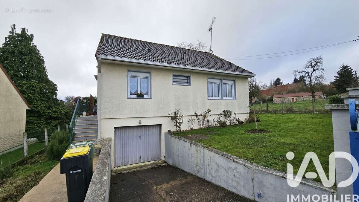 Photo 2 - Maison à BUSSIERES