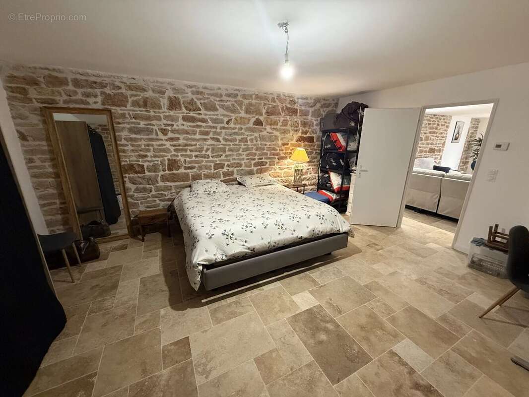 Appartement à CHARNAY-LES-MACON