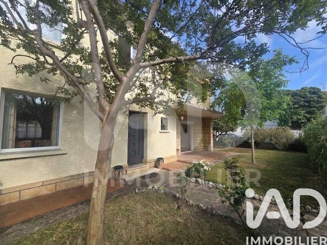 Photo 2 - Maison à NIMES