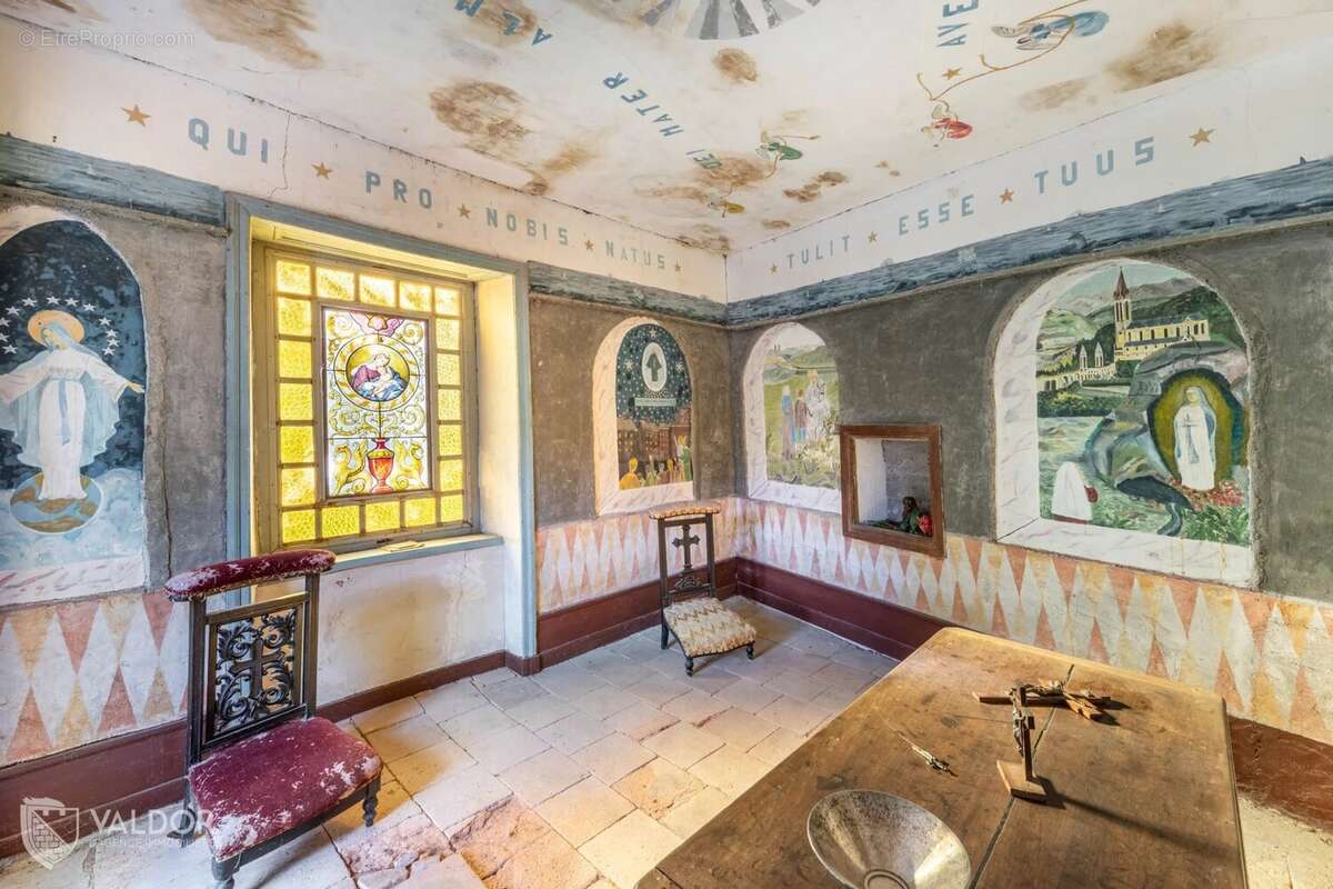 Maison à AMPLEPUIS