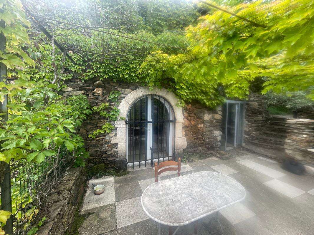 Maison à SAINT-MELANY