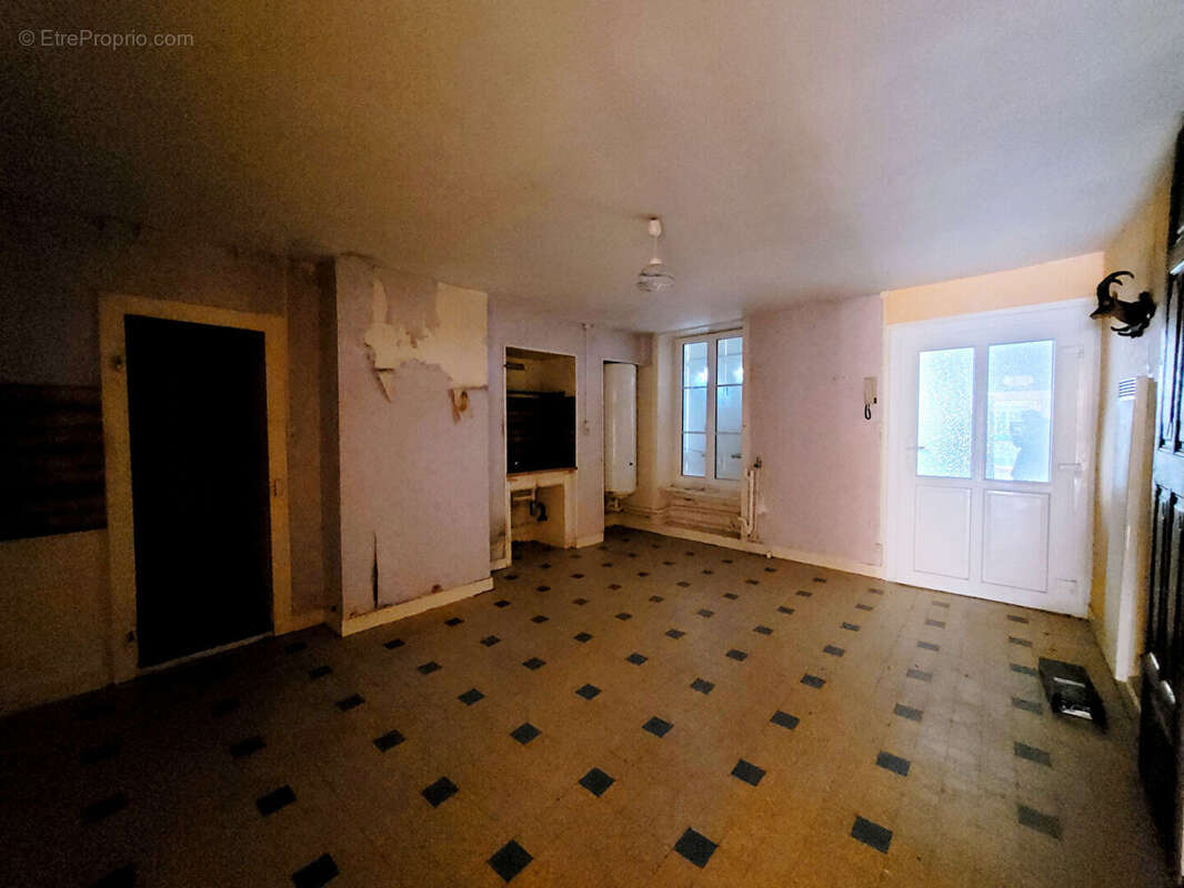 Appartement à POLIGNY