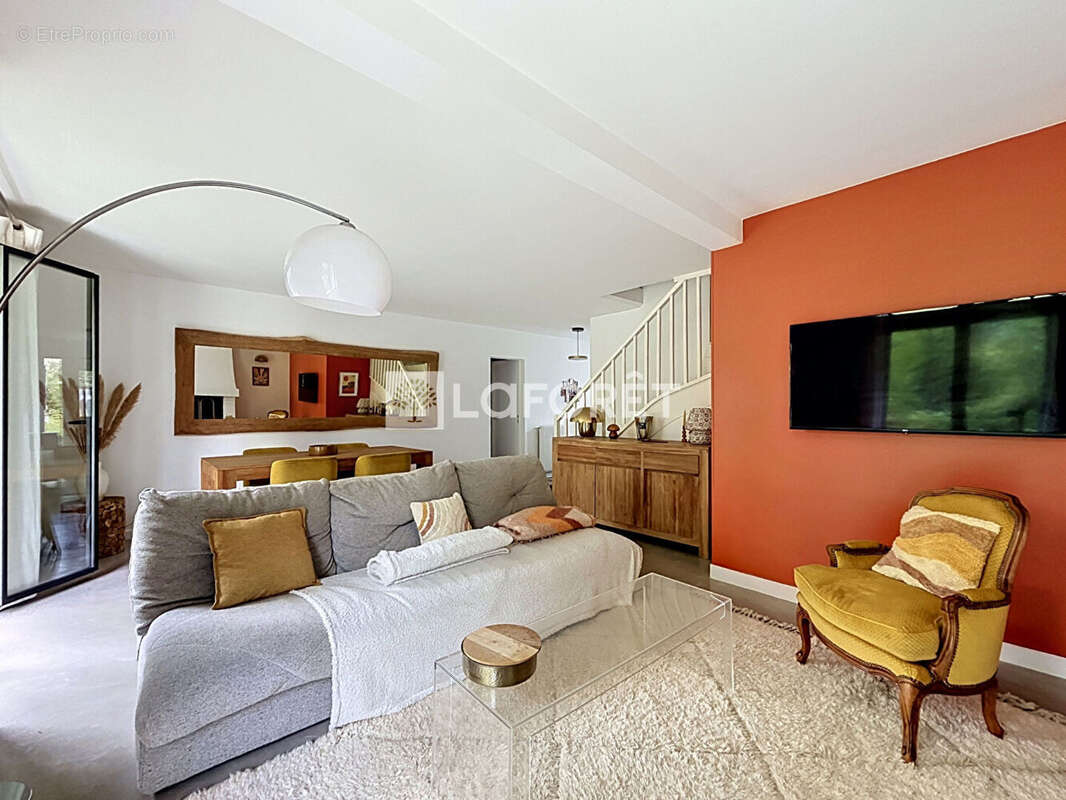 Maison à VERNEUIL-SUR-SEINE