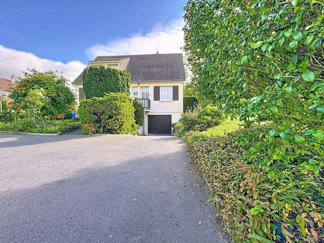 Maison à DEMOUVILLE