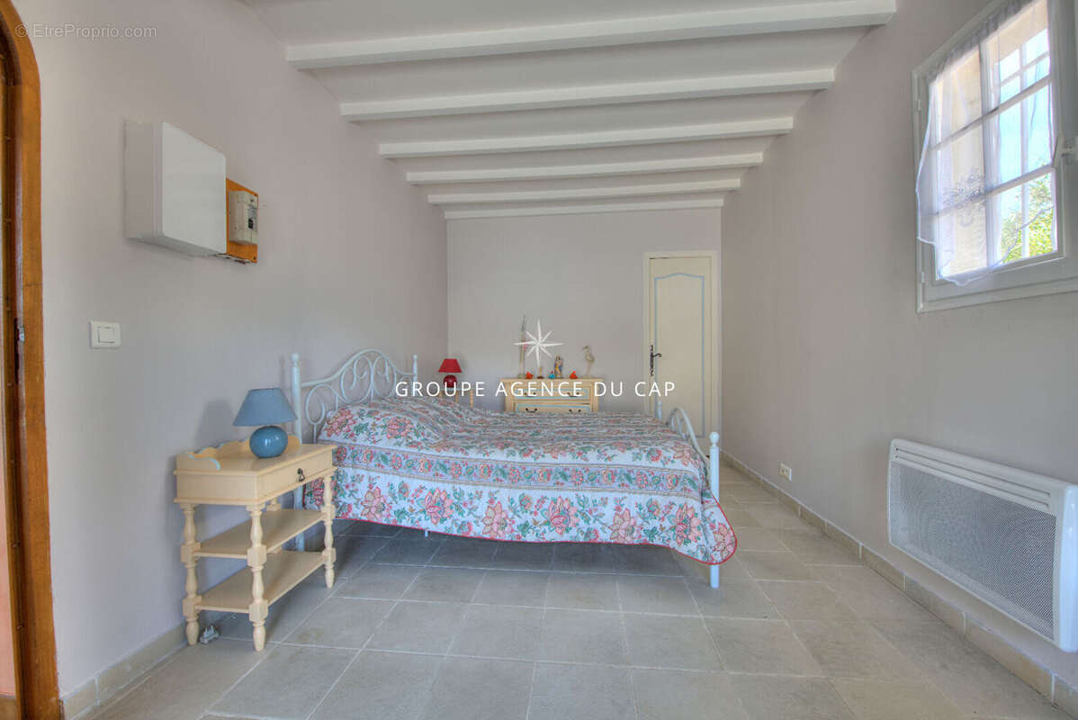 Maison à ROQUEBRUNE-SUR-ARGENS