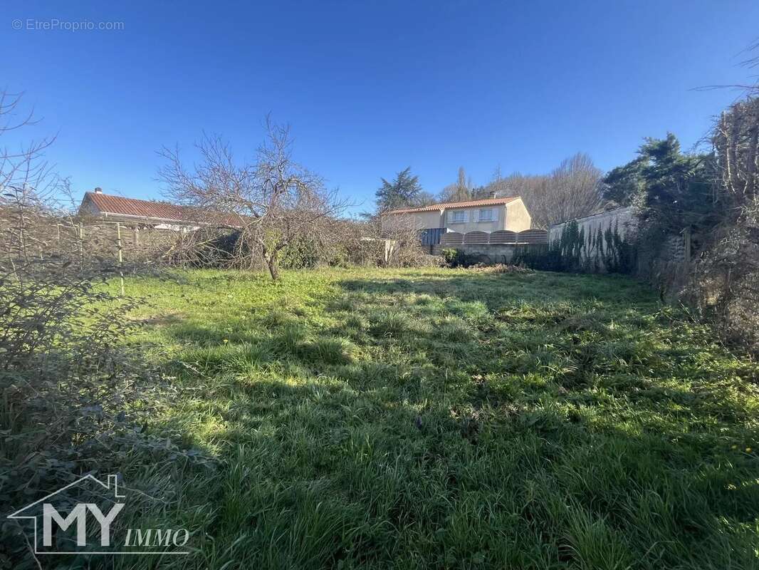 Maison à PESSAC-SUR-DORDOGNE