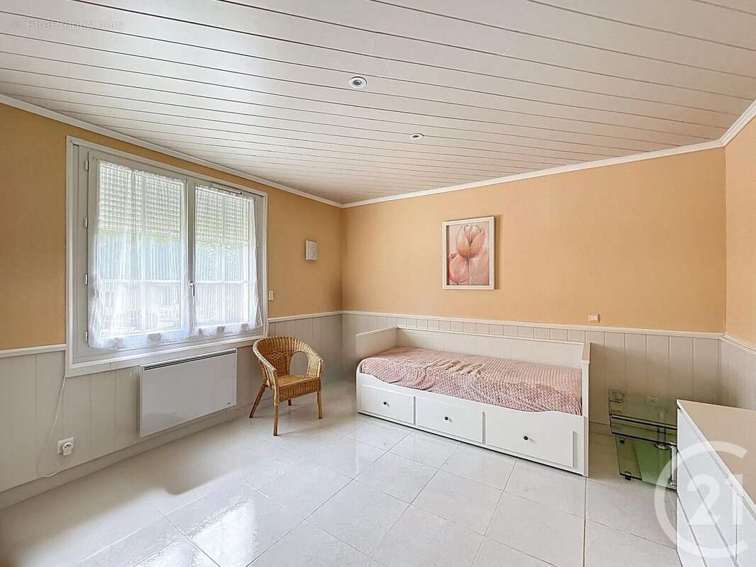 Maison à COURLON-SUR-YONNE