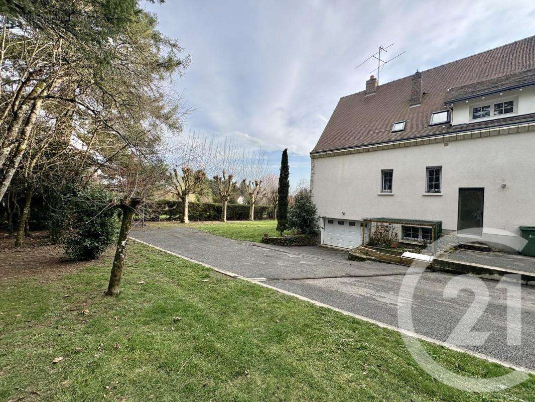 Maison à SAINT-PRIEST-TAURION
