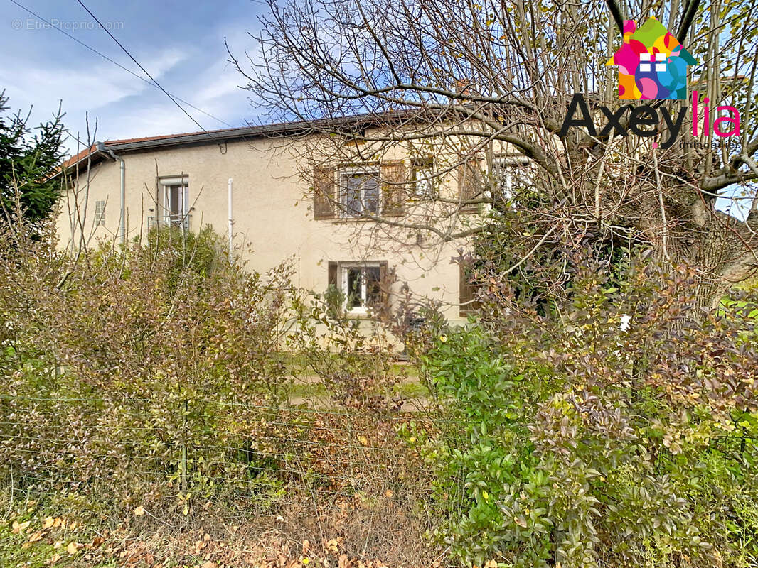 Maison à SAINT-ROMAIN-LA-MOTTE