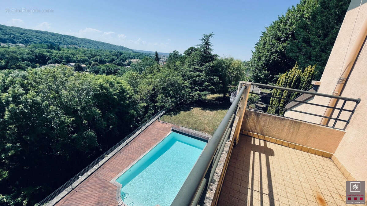 Les hauteurs du village de Saint-Germain à 5 minutes du centre d' Ambérieu en Bugey. 2 maisons sur 9 000 M² de parc et bois. - photo 10