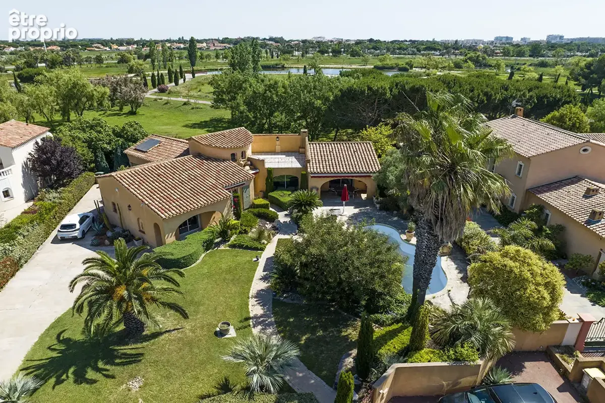 Belle Propriété atypique 207m² piscine Saint-Cyprien- 66750 - photo 2