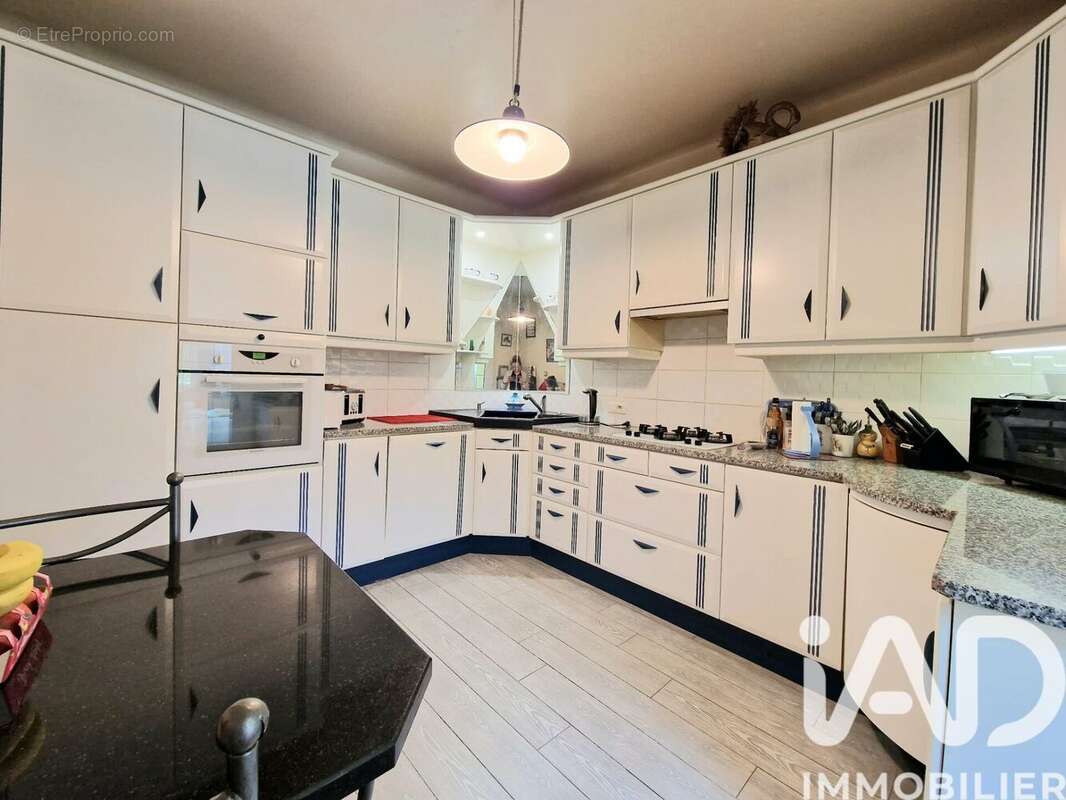 Maison 153 m² à Plesse  - photo 8