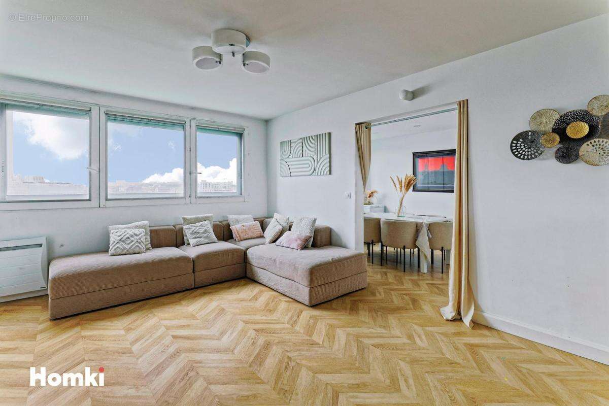 Appartement à CHARENTON-LE-PONT