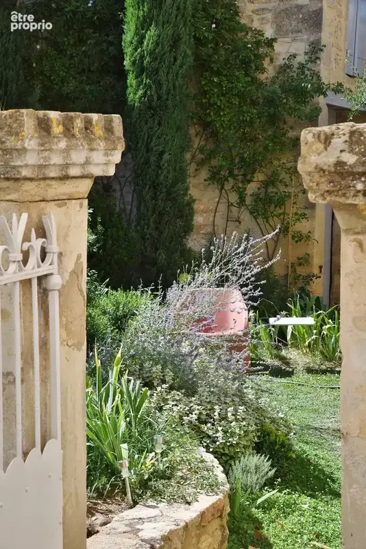 Maison de village avec jardin, bassin de nage et dépendance... - photo 9