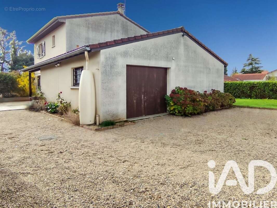 Photo 3 - Maison à MONTROND-LES-BAINS