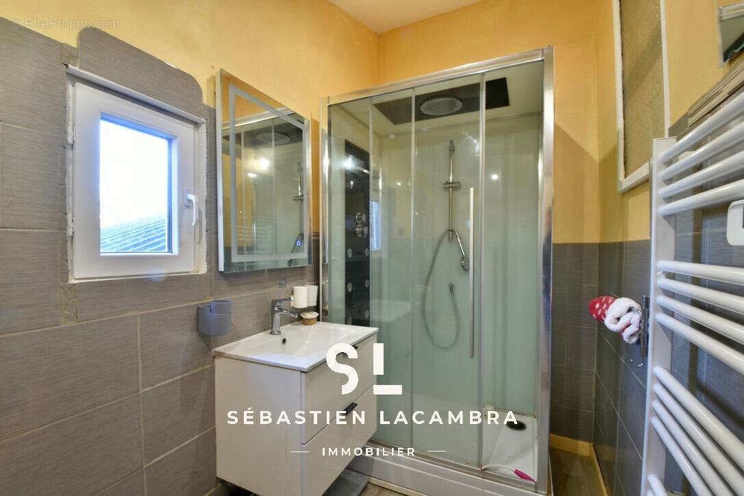 Maison en pierre rénovée   5 pièces   Piscine avec dôme   Terrain arboré - photo 11