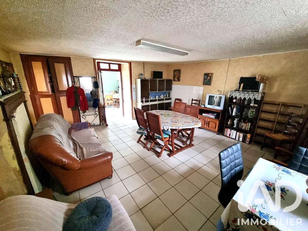 Maison 64 m² à Thenezay  - photo 3