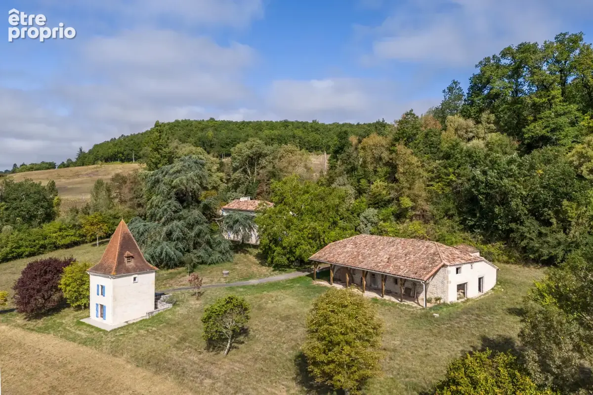 Maison de campagne avec pigeonnier attenant et dépendances - photo 32