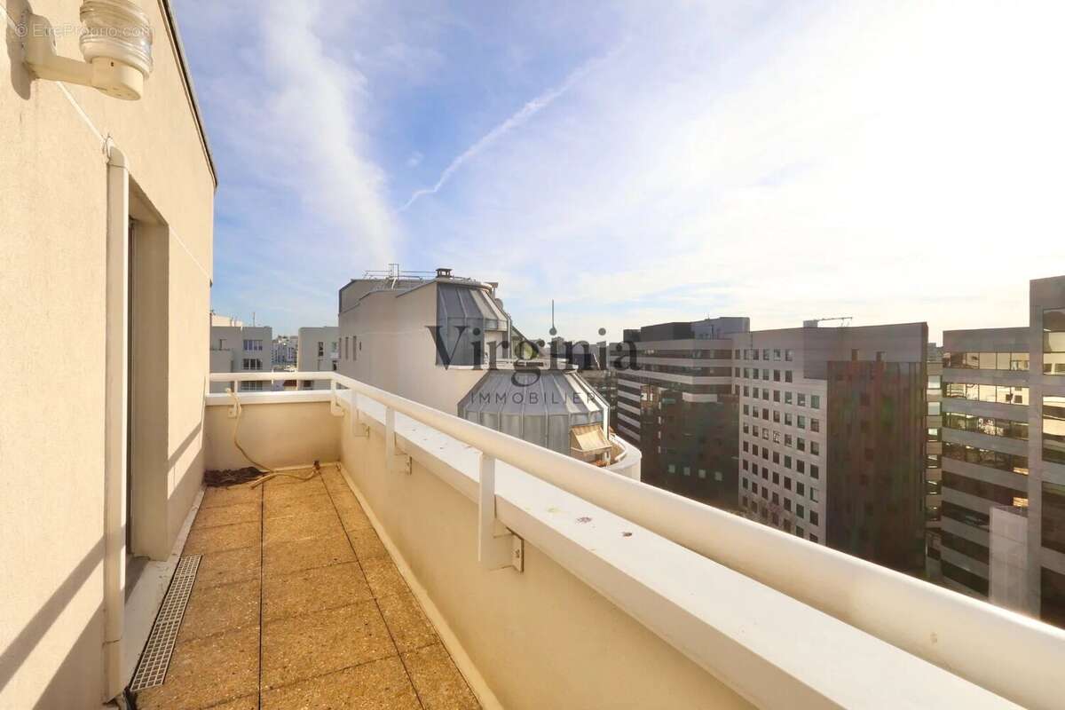 Appartement à CHARENTON-LE-PONT