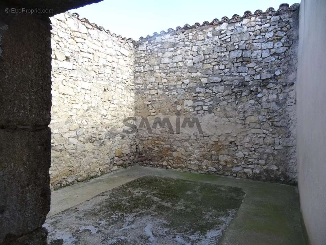 Maison à COMBAS