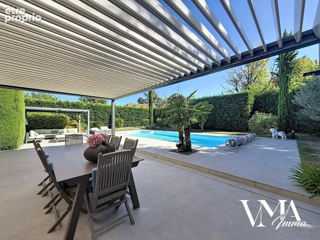 Chasselay. Maison familiale avec piscine, 4 chambres et garage. - photo 3