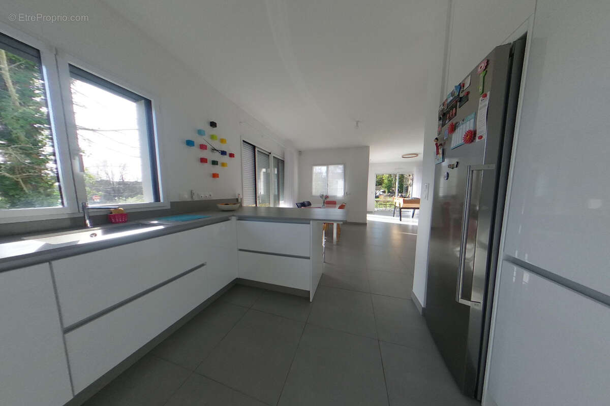 Maison à CRESPIERES