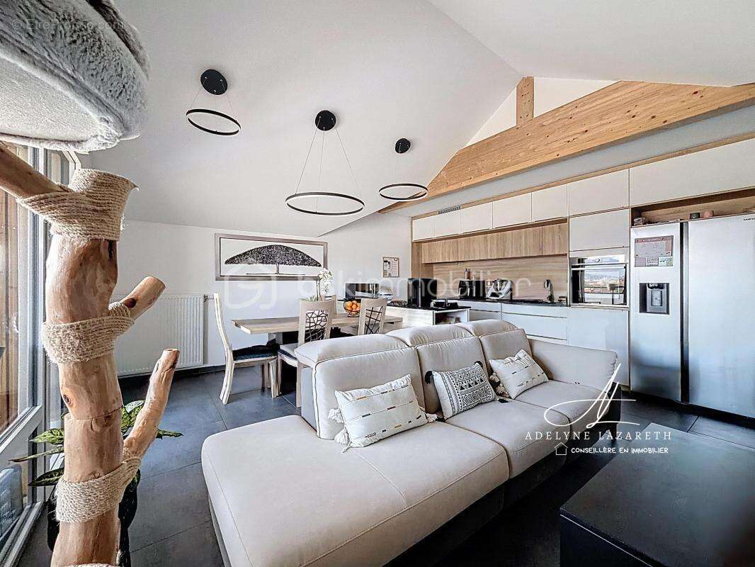 Appartement à POISY