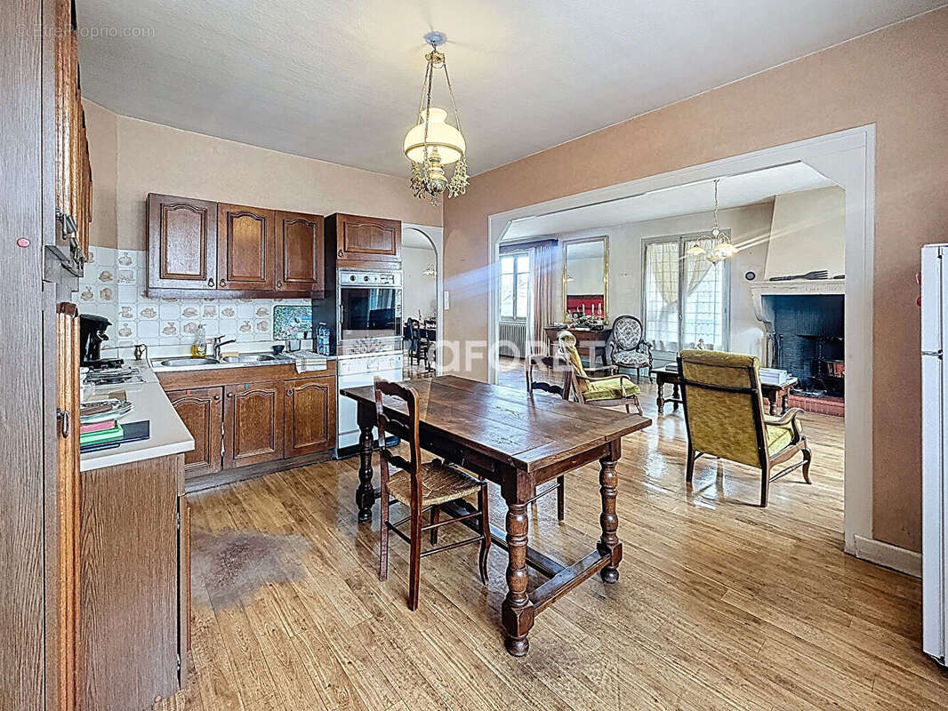 Maison à MONTREVEL-EN-BRESSE