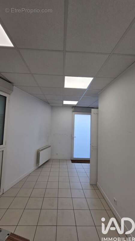 Commerce 43 m² à Sevran  - photo 8