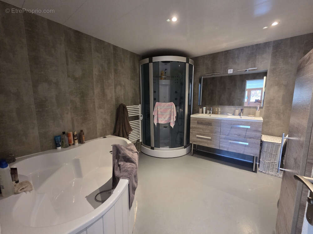 Maison à ORADOUR-SUR-GLANE