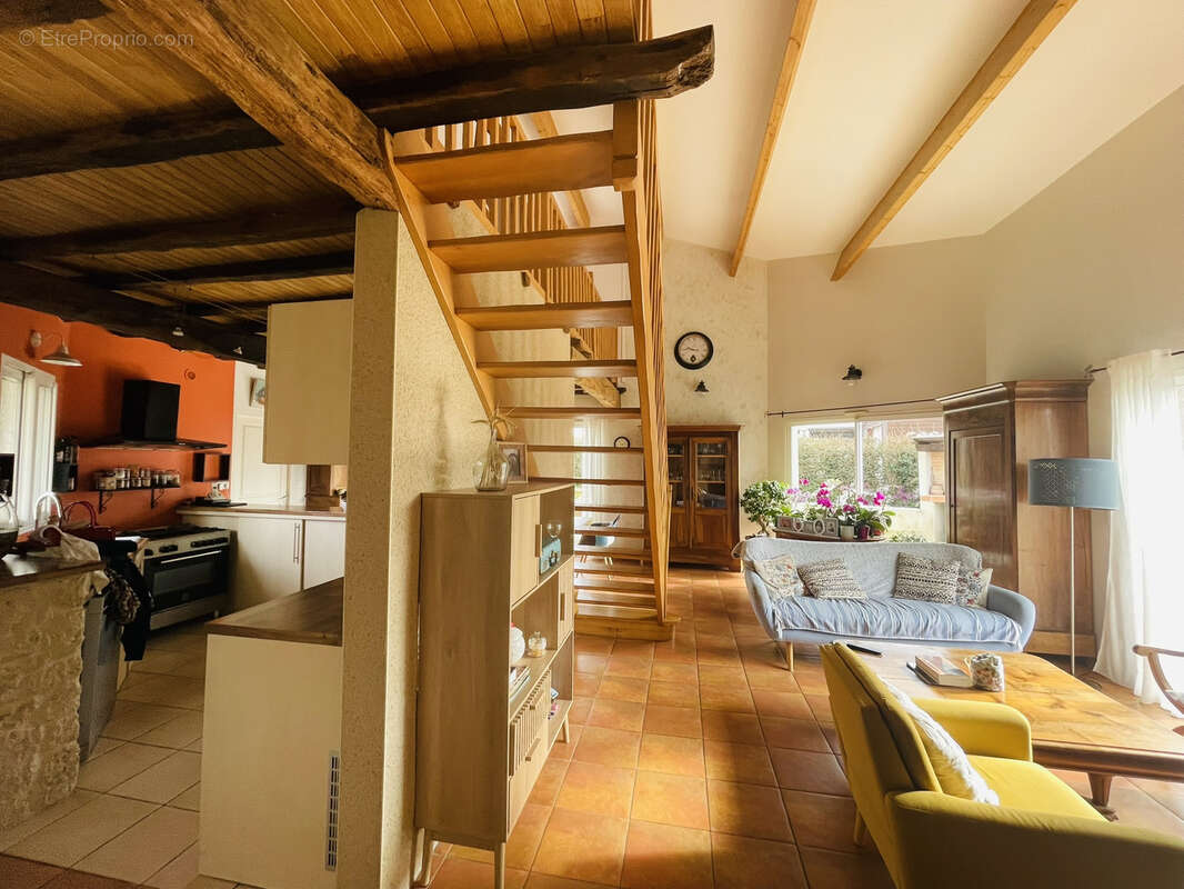 Maison à BENASSAY