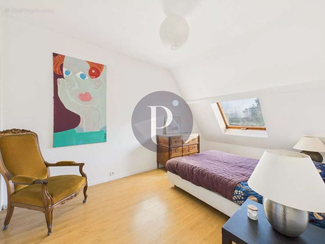 Maison à VERRIERES-LE-BUISSON